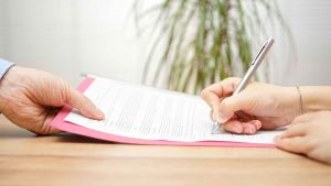 Milyen esetekben illeti meg végkielégítés a munkavállalót, mikor jár és mikor nem jár, mi az általános mértéke?